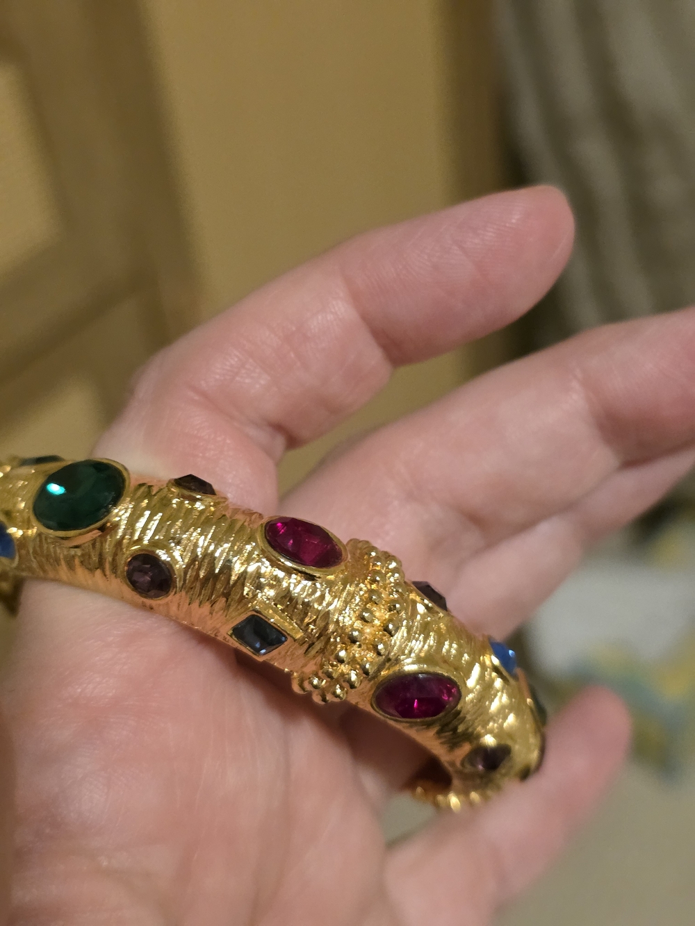 VTG Rare! SPHINX Signed Crystal Mogul Bracelet Bangle Gold-Tone K57